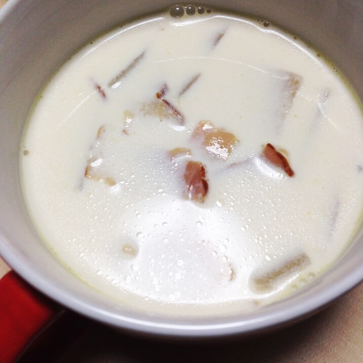 大根とベーコンのミルクコンソメスープ